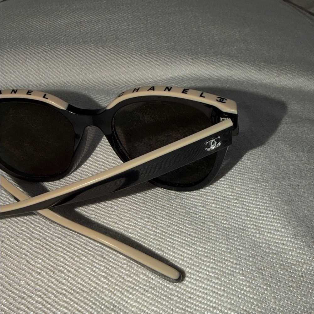 CHANEL Black and tan Sunglasses - Picture 4 of 10